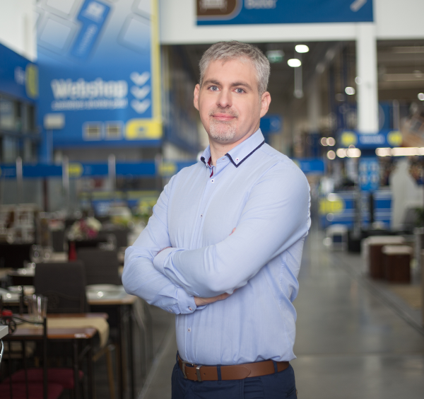 Áruátvételi munkatárs